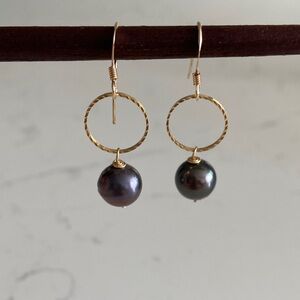 Naniels Design • Freshwater Pearl Dangle Hoops
